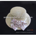 Moda y elegante sombrero de paja decoración de la señora